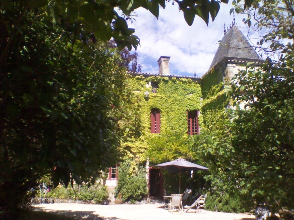 La Cure Du Maine Charles Bed & Breakfast Birac  Exterior photo
