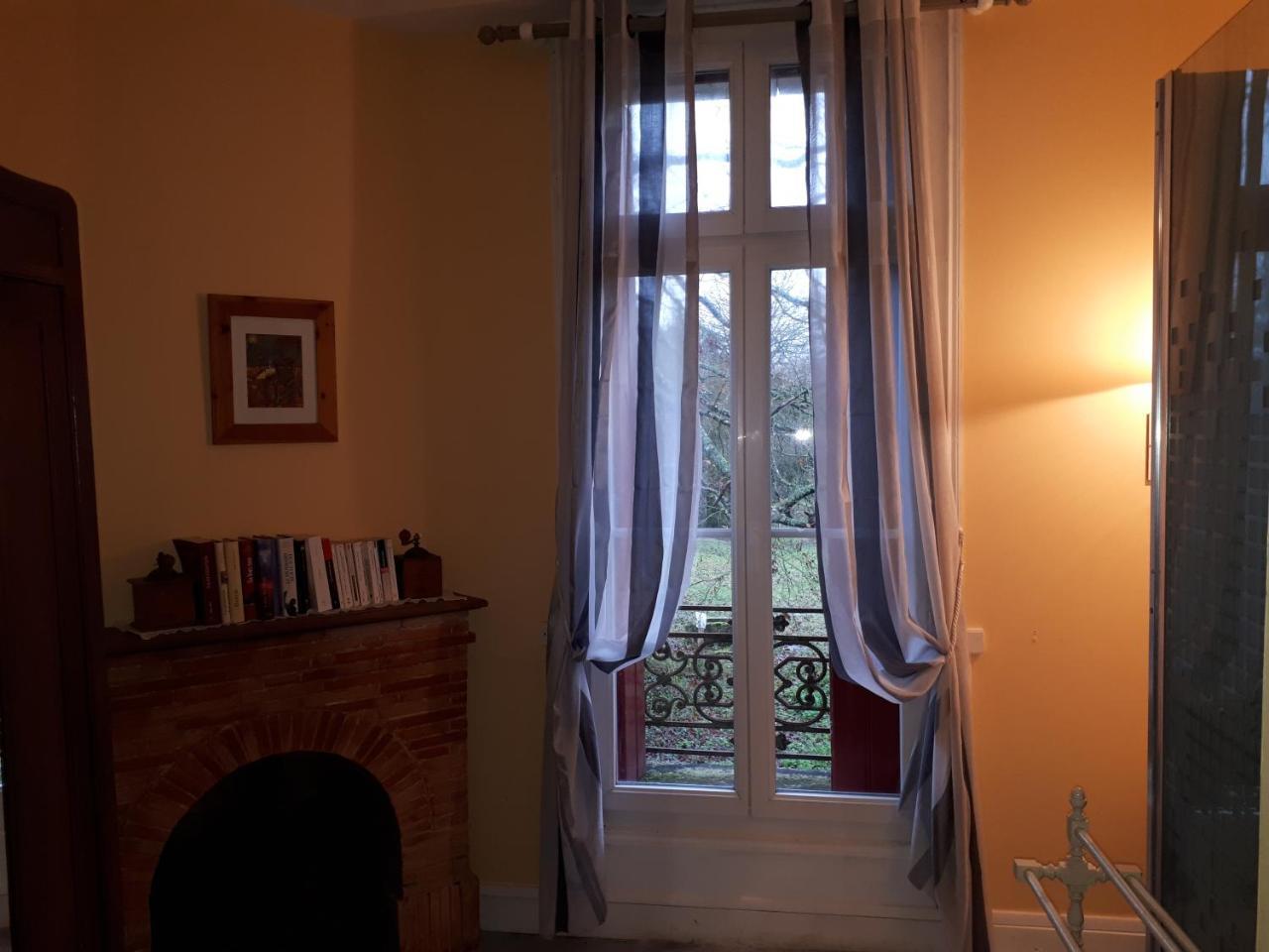 La Cure Du Maine Charles Bed & Breakfast Birac  Exterior photo