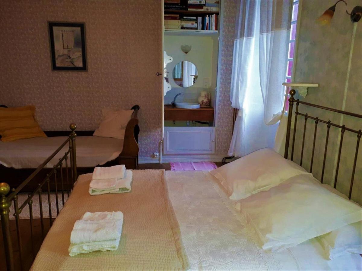 La Cure Du Maine Charles Bed & Breakfast Birac  Exterior photo