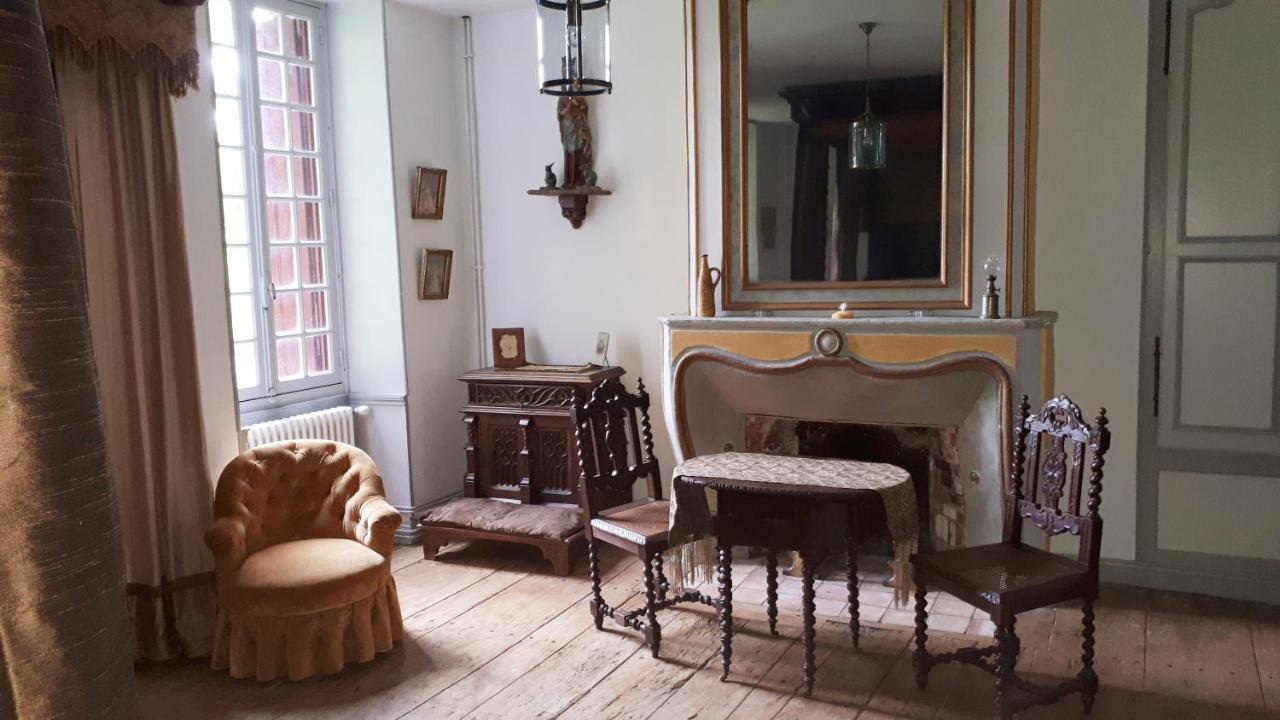 La Cure Du Maine Charles Bed & Breakfast Birac  Exterior photo