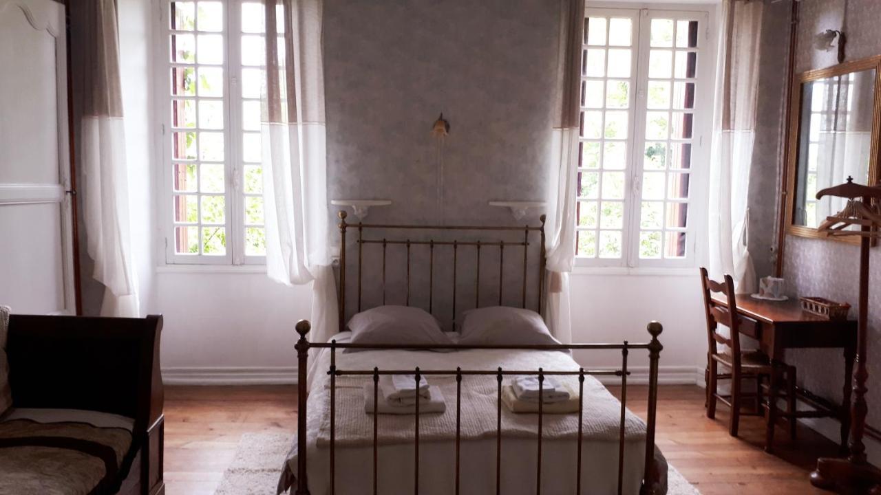 La Cure Du Maine Charles Bed & Breakfast Birac  Exterior photo